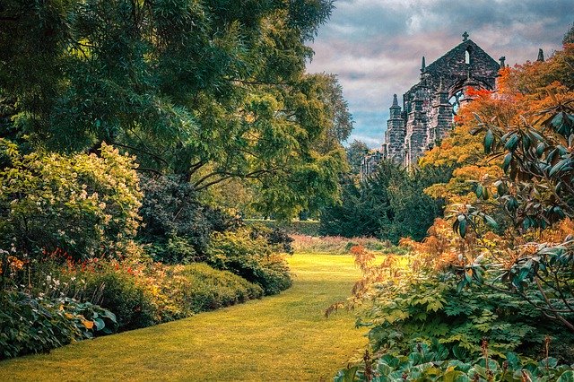 Gratis download Garden Abbey Church - gratis foto of afbeelding om te bewerken met GIMP online afbeeldingseditor