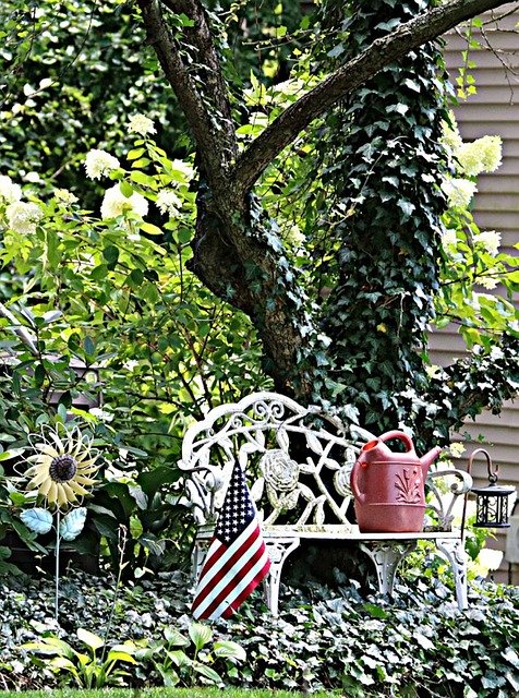 Gratis download Garden Bench Flag - gratis foto of afbeelding om te bewerken met GIMP online afbeeldingseditor