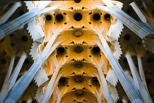 Unduh gratis Gaudi Church Ceiling Sagrada - foto atau gambar gratis untuk diedit dengan editor gambar online GIMP