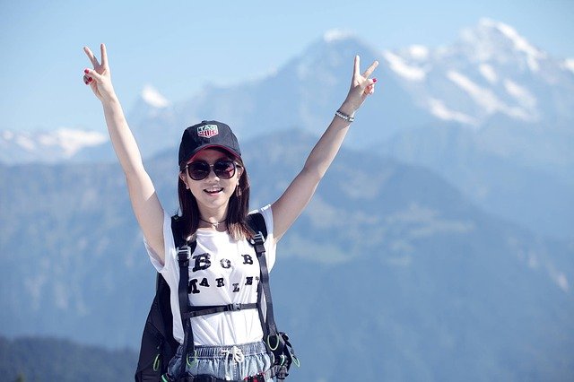 Бесплатно скачать драгоценный камень радость восхождения на гору девушка бесплатно изображение для редактирования с помощью бесплатного онлайн-редактора изображений GIMP