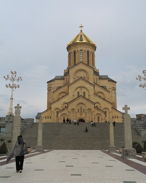 Gürcistan Tiflis Holy Trinity'yi ücretsiz indirin - GIMP çevrimiçi resim düzenleyiciyle düzenlenecek ücretsiz fotoğraf veya resim