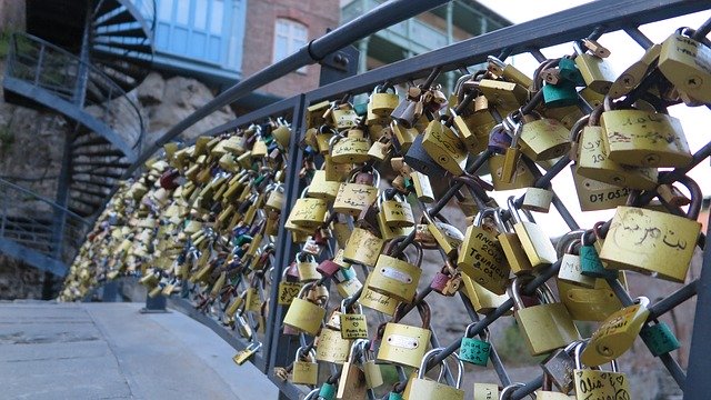 무료 다운로드 조지아 트빌리시 러브 - 무료 사진 또는 김프 온라인 이미지 편집기로 편집할 사진