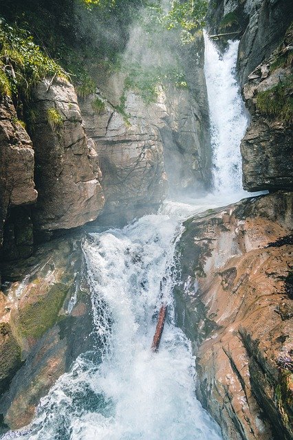 Téléchargement gratuit de Giessbach Falls Suisse - photo ou image gratuite à éditer avec l'éditeur d'images en ligne GIMP