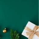 Gift box, pine branch and ball  screen for extension Chrome web store in OffiDocs Chromium