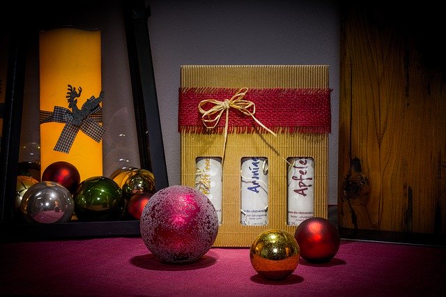 Безкоштовно завантажте Gift Christmas Decoration — безкоштовну фотографію чи зображення для редагування за допомогою онлайн-редактора зображень GIMP
