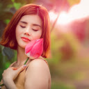 Girl and flower  screen for extension Chrome web store in OffiDocs Chromium