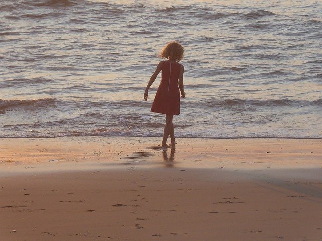 Template Photo Girl Beach Sea -  for OffiDocs