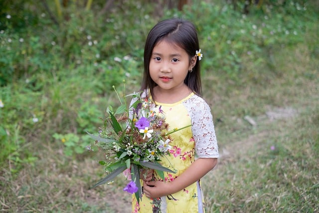 Free download girl countryside flowers bouquet free picture to be edited with GIMP free online image editor