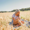 Girl in the middle of the flower field  screen for extension Chrome web store in OffiDocs Chromium