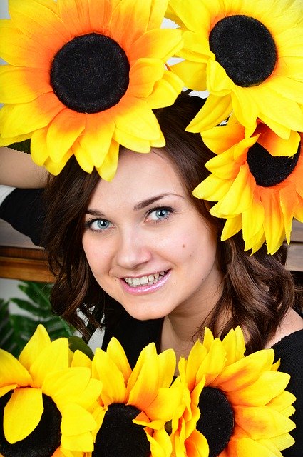 Template Photo Girl In The Sunflowers Bright -  for OffiDocs