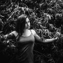 Girl in the woods  screen for extension Chrome web store in OffiDocs Chromium