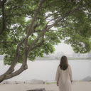 Girl looking at the lake  screen for extension Chrome web store in OffiDocs Chromium