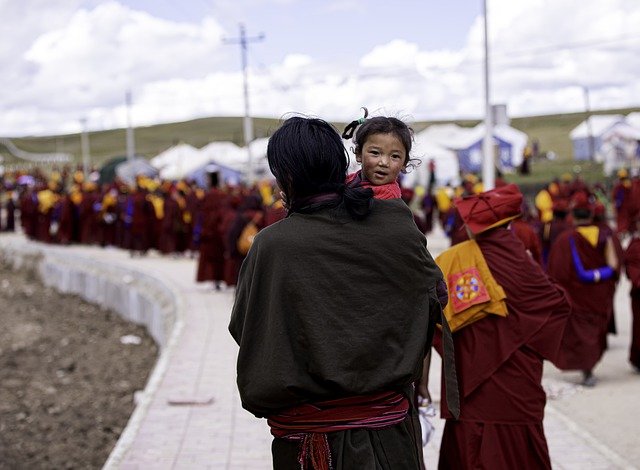 Kostenloser Download Mädchen Mann Tibet Buddhismus Religion kostenloses Bild, das mit dem kostenlosen Online-Bildeditor GIMP bearbeitet werden kann