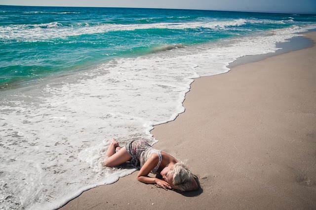 Free download girl sea beach by the sea ebb free picture to be edited with GIMP free online image editor