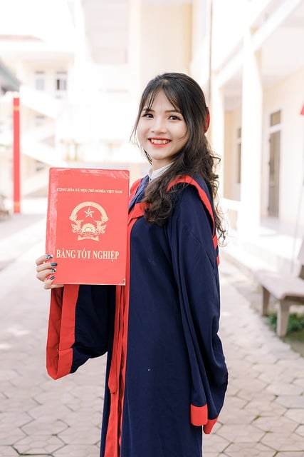 Free download girl student smile book learn free picture to be edited with GIMP free online image editor