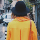 Girl walking on the street  screen for extension Chrome web store in OffiDocs Chromium