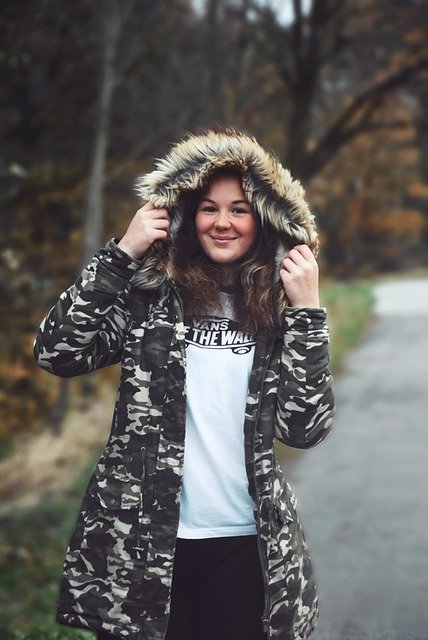 Descărcare gratuită Girl Winter Jacket - fotografie sau imagini gratuite pentru a fi editate cu editorul de imagini online GIMP