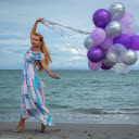 Girl with purple balloons  screen for extension Chrome web store in OffiDocs Chromium