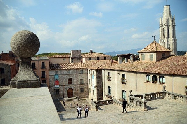 Téléchargement gratuit de Girona Spain Old - photo ou image gratuite à éditer avec l'éditeur d'images en ligne GIMP