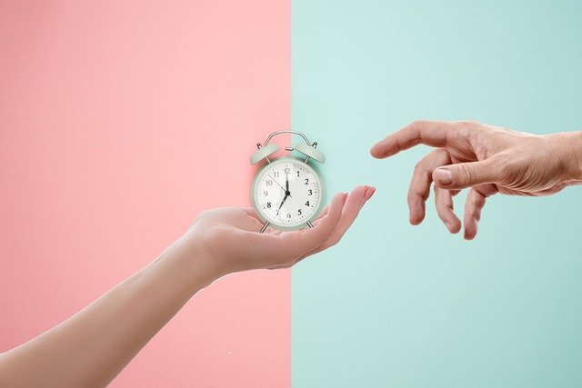 Muat turun percuma Give Time Giving - foto atau gambar percuma untuk diedit dengan editor imej dalam talian GIMP