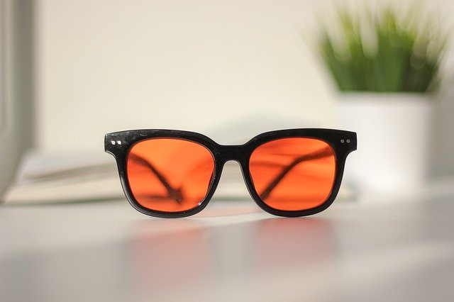 Download gratuito Glasses Orange Bright: foto o immagine gratuita da modificare con l'editor di immagini online GIMP
