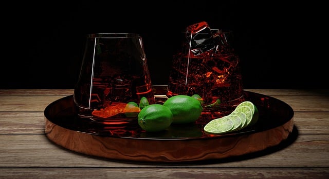 Téléchargement gratuit d'une image gratuite de boisson au whisky au citron vert en verre à modifier avec l'éditeur d'images en ligne gratuit GIMP