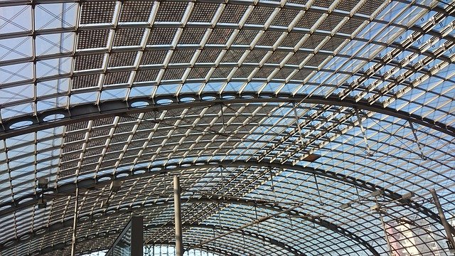 Muat turun percuma Glass Roof Railway Station Berlin - foto atau gambar percuma percuma untuk diedit dengan editor imej dalam talian GIMP