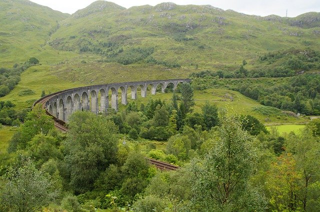 Gratis download Glenfinnan Viaduct Railway - gratis foto of afbeelding om te bewerken met GIMP online afbeeldingseditor
