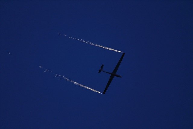 Bezpłatne pobieranie Glider Sailplane Fireworks Blue - darmowe zdjęcie lub obraz do edycji za pomocą internetowego edytora obrazów GIMP