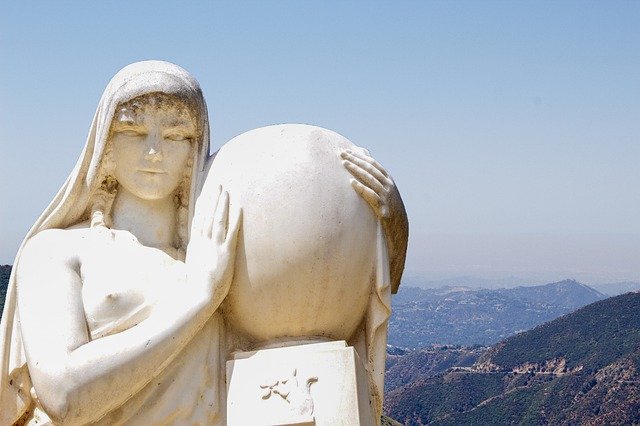 Téléchargement gratuit de Goddess Mountain Statue - photo ou image gratuite à éditer avec l'éditeur d'images en ligne GIMP