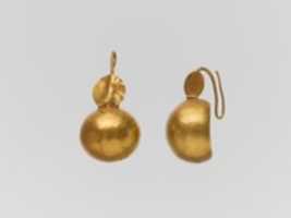 Free download Gold earring with convex disk and small disk free photo or picture to be edited with GIMP online image editor