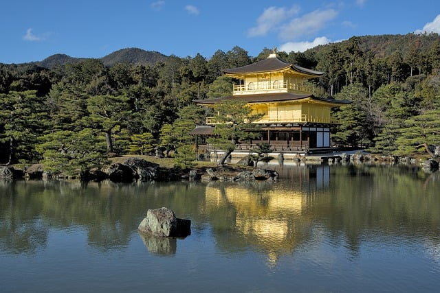 金閣寺の池の滝の無料ダウンロード GIMP 無料のオンライン画像エディターで編集できる無料画像