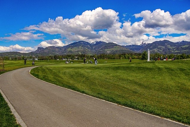 Gratis download Golf Sport Grass - gratis foto of afbeelding om te bewerken met GIMP online afbeeldingseditor