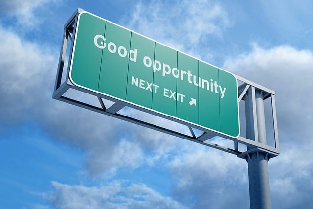 Free download good opportunity road sign message free picture to be edited with GIMP free online image editor