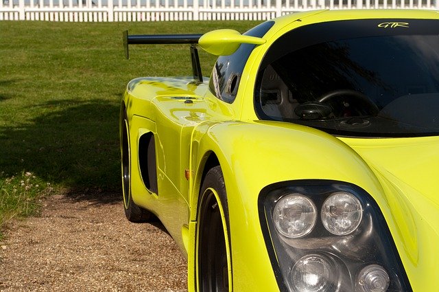 Muat turun percuma Goodwood Racecourse Supercar Green - foto atau gambar percuma untuk diedit dengan editor imej dalam talian GIMP