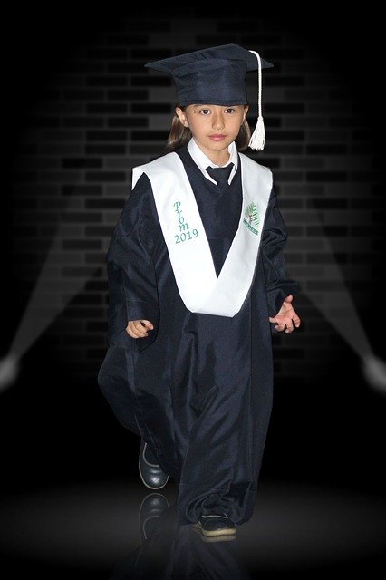 Free download Graduation Girl Pretty -  free free photo or picture to be edited with GIMP online image editor