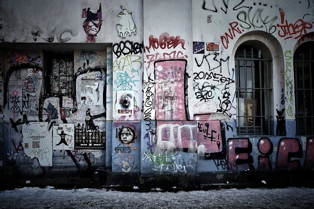 Free download graffiti housewall spray street art free picture to be edited with GIMP free online image editor