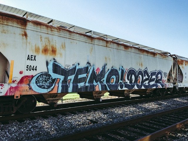 Descarga gratuita Graffiti Trains Train: foto o imagen gratuitas para editar con el editor de imágenes en línea GIMP