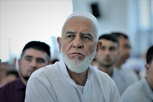 Muat turun percuma gambar percuma datuk lelaki uzbek muslim untuk diedit dengan editor imej dalam talian percuma GIMP
