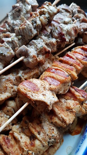 Descarga gratuita Souvlaki Mezes de comida griega: foto o imagen gratuitas para editar con el editor de imágenes en línea GIMP