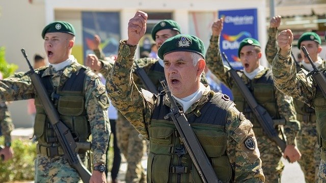 Muat turun percuma Greek Independence Day Parade - foto atau gambar percuma untuk diedit dengan editor imej dalam talian GIMP