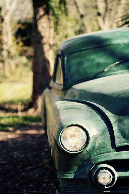 Gratis download Green Old Car - gratis foto of afbeelding om te bewerken met GIMP online afbeeldingseditor