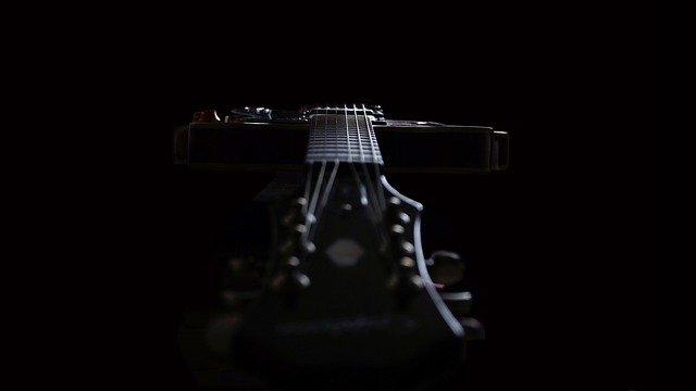 Descărcare gratuită Guitar Instrument Black - fotografie sau imagini gratuite pentru a fi editate cu editorul de imagini online GIMP