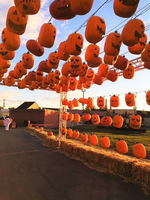تنزيل Halloween Festival Creepy - صورة مجانية أو صورة مجانية ليتم تحريرها باستخدام محرر الصور عبر الإنترنت GIMP