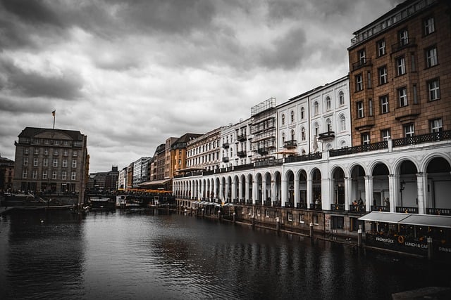 Безкоштовно завантажте Hamburg City Architecture - безкоштовну фотографію чи зображення для редагування за допомогою онлайн-редактора зображень GIMP