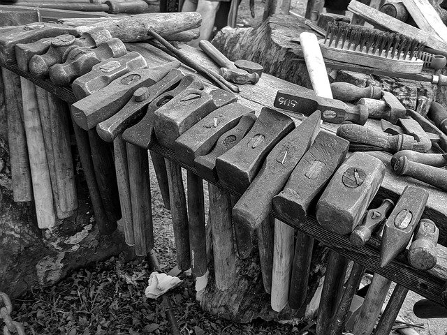 Bezpłatne pobieranie Hammers Blacksmith Blacksmithing - bezpłatne zdjęcie lub obraz do edycji za pomocą internetowego edytora obrazów GIMP