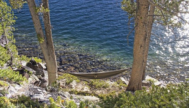 Unduh gratis Hammock Alpine Lake - foto atau gambar gratis untuk diedit dengan editor gambar online GIMP