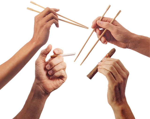 Descărcare gratuită Hand Chopsticks Hashi - fotografie sau imagini gratuite pentru a fi editate cu editorul de imagini online GIMP
