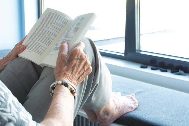 Безкоштовно завантажте Hands Old Age - безкоштовну фотографію або малюнок для редагування за допомогою онлайн-редактора зображень GIMP