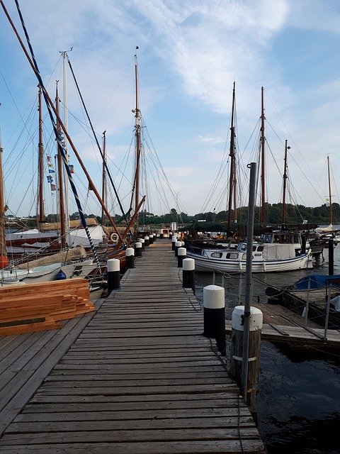 Bezpłatne pobieranie Port Museum Ships Port - bezpłatne zdjęcie lub obraz do edycji za pomocą internetowego edytora obrazów GIMP